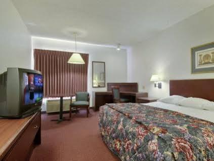 Red Roof Inn Boardman Exterior photo